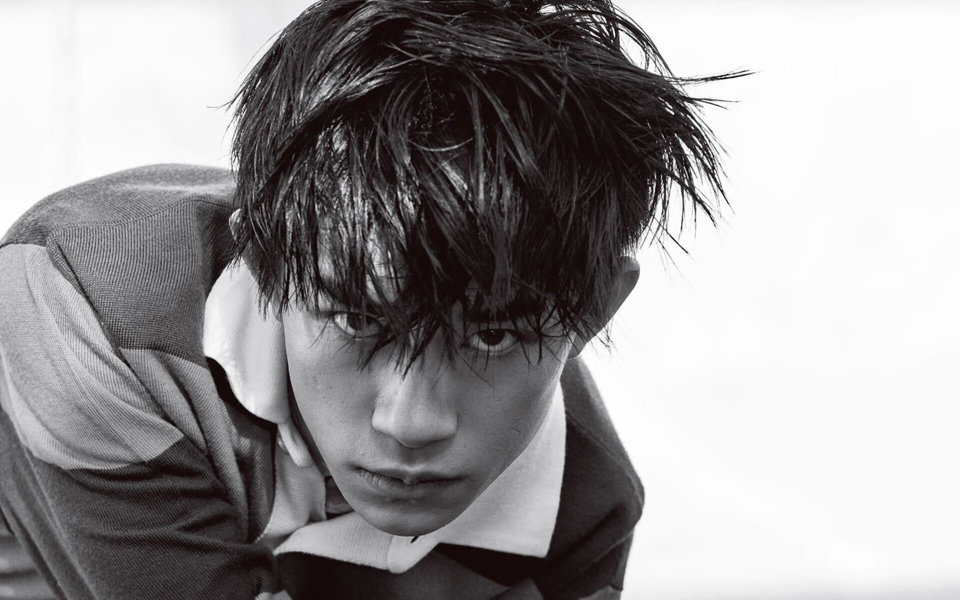 im体育最新安全APP下载-青少年篮球锦标赛：库里做客现场，现场投中长距离三分带动氛围！