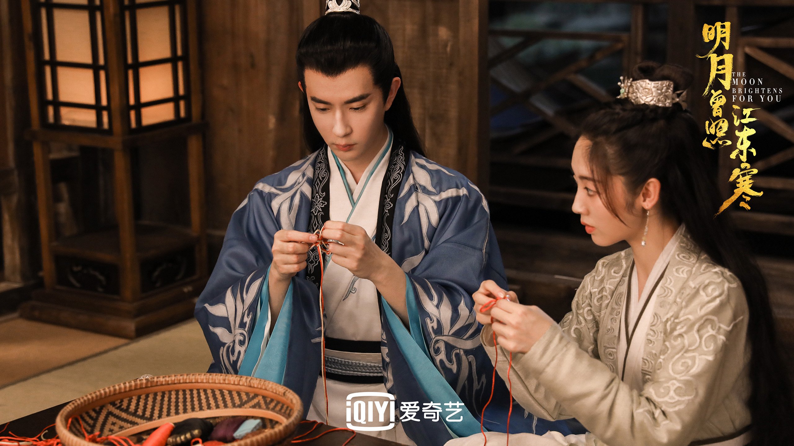 青少年篮球锦标赛:库里做客现场,现场投中长距离三分带动氛围!