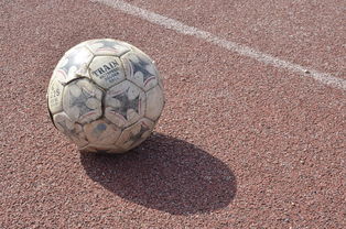 im体育官网-竞技与娱乐：多元化发展推动足球持续火热，竞技体育 足球